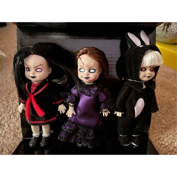 2001 Living Dead Dolls Mini Hong Kong Club Toy2R  LE 999 Glow in dark Eyes - Picture 4 of 9